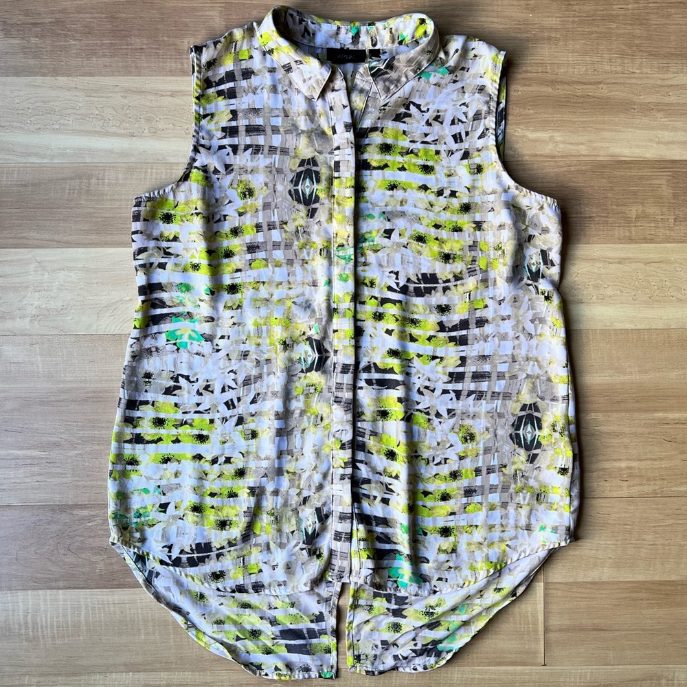 Apt. 9 colorful spring sleeveless button down collared blouse flowy top